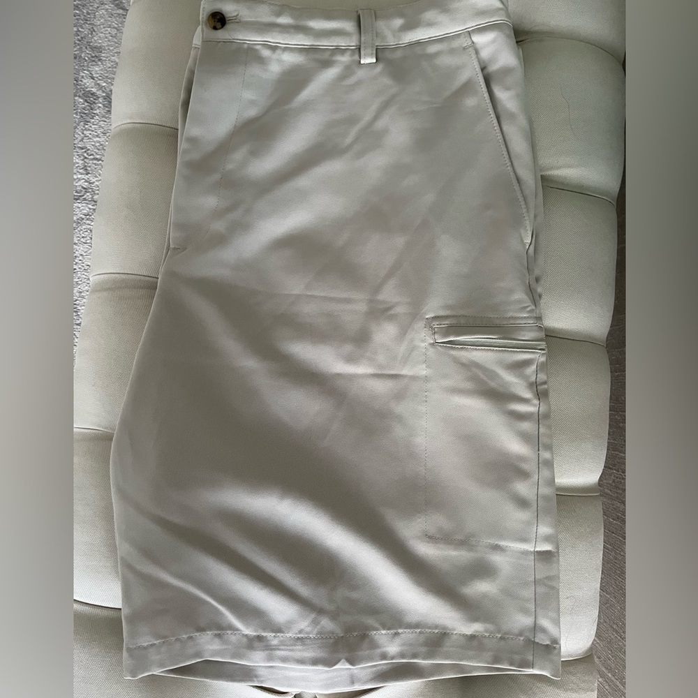 IZOD golf shorts